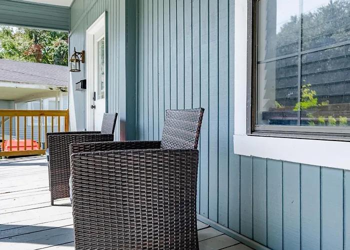 Charming 3br Historic On Mardi Gras Route