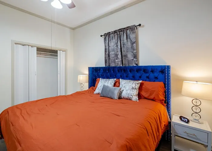 Charming 3br Historic On Mardi Gras Route Lafayette