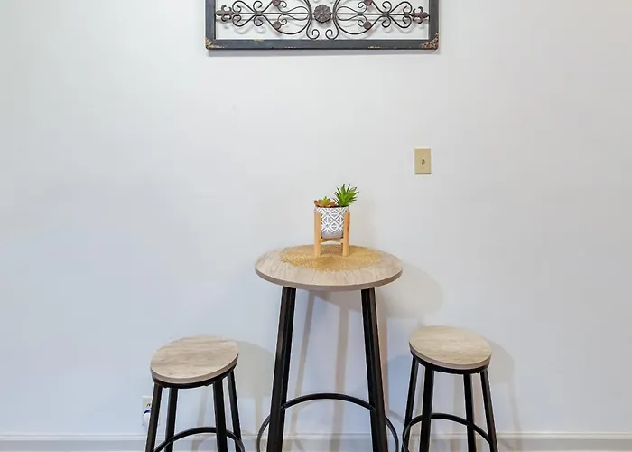 Charming 3br Historic On Mardi Gras Route Appartement